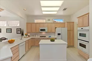 37215 Turnberry Isle Dr, Palm Desert, CA 92211 - Photo 11