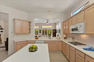 37215 Turnberry Isle Dr, Palm Desert, CA 92211 - Photo 13