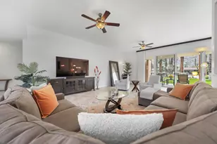 76955 Lark Dr, Indian Wells, CA 92210 - Photo 9