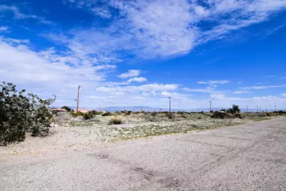 1572 Arctic Avenue, Thermal, CA 92274 - Photo 5
