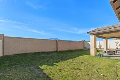 62915 Loftwood Street, Desert Hot Springs, CA 92240 - Photo 11
