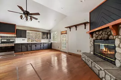 810 Oakmont Lane, Lake Arrowhead, CA 92352 - Photo 15