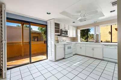 41705 Navarre Court, Palm Desert, CA 92260 - Photo 9