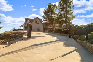 38975 Vista Dawn Ct, Temecula, CA 92592 - Photo 3