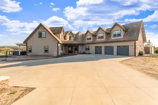 38975 Vista Dawn Ct, Temecula, CA 92592 - Photo 9