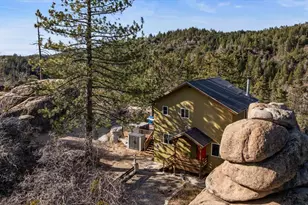 33334 Forrest Dr, Running Springs, CA 92382 - Photo 5