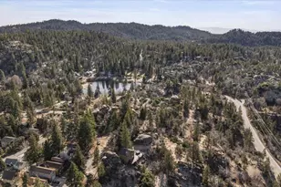 33334 Forrest Dr, Running Springs, CA 92382 - Photo 9