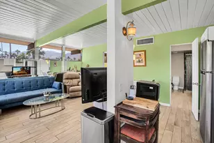 1111 E Palm Canyon Dr, Palm Springs, CA 92264 - Photo 17