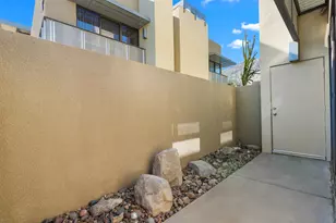 677 E Arenas Rd, Palm Springs, CA 92262 - Photo 37