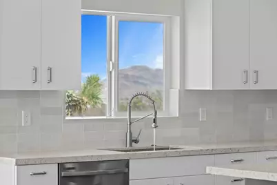 7082 Avalon Avenue, Yucca Valley, CA 92284 - Photo 9