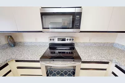 272 Vista Royale Circle E, Palm Desert, CA 92211 - Photo 11