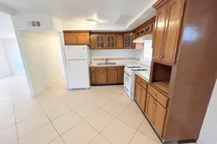 30404 San Antonio Dr, Cathedral City, CA 92234 - Photo 9