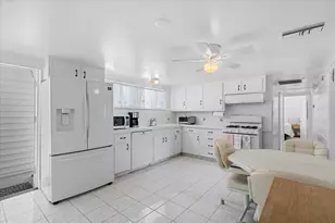 572 N Calle Marcus, Palm Springs, CA 92262 - Photo 13