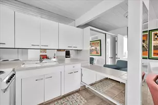 1111 E Palm Canyon Dr, Palm Springs, CA 92264 - Photo 17