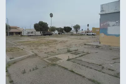 202 E Hobsonway E, Blythe, CA 92225 - Photo 9