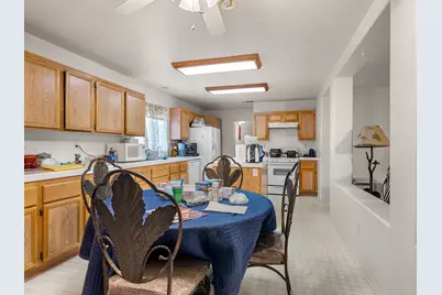 13847 Clydesdale Run Lane, Victorville, CA 92394 - Photo 17