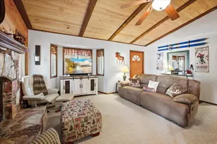 358 Victoria Ln, Sugarloaf, CA 92386 - Photo 13