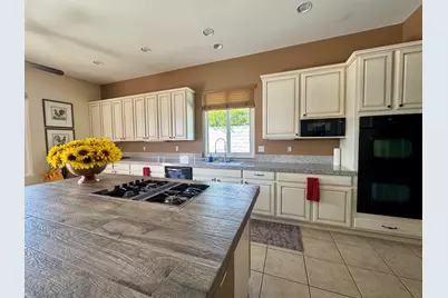 17 Corte Del Sol, Rancho Mirage, CA 92270 - Photo 11