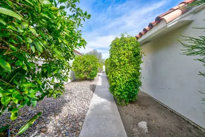 77568 Calle Las Brisas N, Palm Desert, CA 92211 - Photo 5
