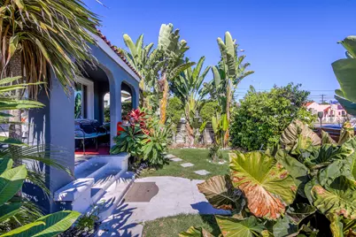 5907 S Van Ness Avenue, Los Angeles, CA 90047 - Photo 21