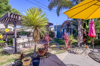 5907 S Van Ness Avenue, Los Angeles, CA 90047 - Photo 23