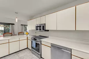 204 Lakecrest Ln, Palm Desert, CA 92260 - Photo 11