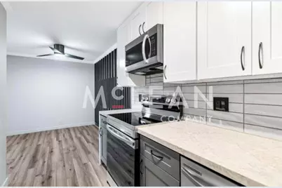 2809 N Los Felices Circle E #212, Palm Springs, CA 92262 - Photo 11