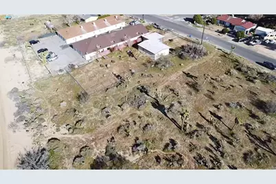 58750 Barron Drive, Yucca Valley, CA 92284 - Photo 11