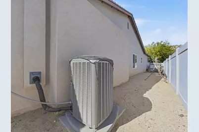 64099 Olympic Mountain Avenue, Desert Hot Springs, CA 92240 - Photo 17