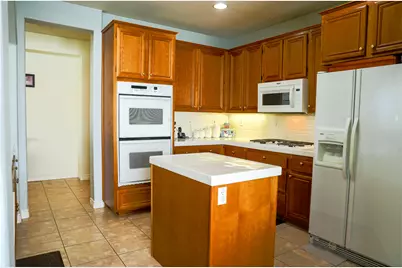 39380 Beringer Drive, Murrieta, CA 92563 - Photo 9