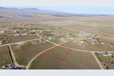 252 Eaglefall Avenue, Fairmont, CA 93536 - Photo 7