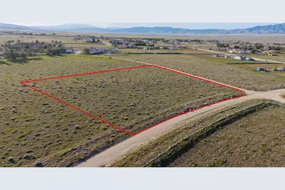 252 Eaglefall Avenue, Fairmont, CA 93536 - Photo 5