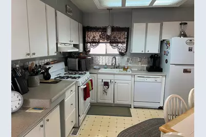 69300 Fairway Drive, Desert Hot Springs, CA 92241 - Photo 13