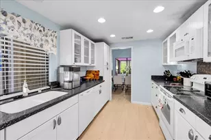 72303 Sommerset Dr, Palm Desert, CA 92260 - Photo 11