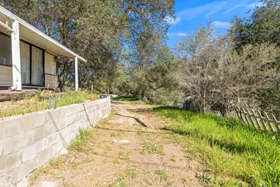 18565 Keyes Drive, Banning, CA 92220 - Photo 9