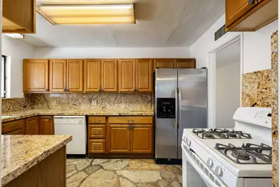 3933 E Calle San Antonio, Palm Springs, CA 92264 - Photo 23