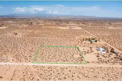 210 Kuna Avenue, Landers, CA 92285 - Photo 3