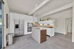 566 E Lindsey Dr, Palm Springs, CA 92262 - Photo 17