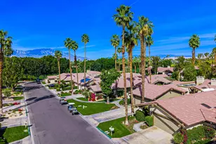 202 Green Mountain Dr, Palm Desert, CA 92211 - Photo 3
