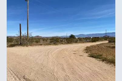 17651 Cattleman Road, Lucerne Valley, CA 92356 - Photo 13
