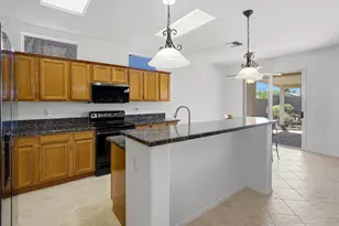 78275 Estancia Dr, Palm Desert, CA 92211 - Photo 13