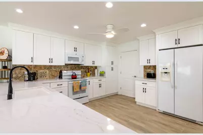 1740 Firestone Plaza, Palm Springs, CA 92264 - Photo 17