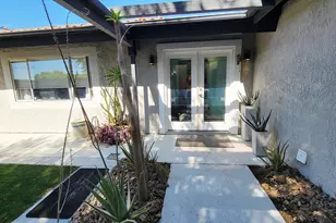 27205 Hombria Dr, Cathedral City, CA 92234 - Photo 9