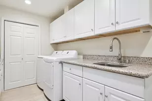 158 Running Springs Dr, Palm Desert, CA 92211 - Photo 29