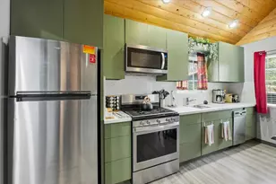 306 Victoria Ln, Sugarloaf, CA 92386 - Photo 13