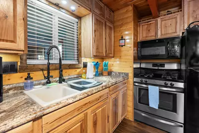 727 Elysian Boulevard, Big Bear City, CA 92314 - Photo 15