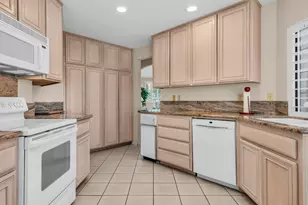 106 Towle Cir, Palm Desert, CA 92211 - Photo 13