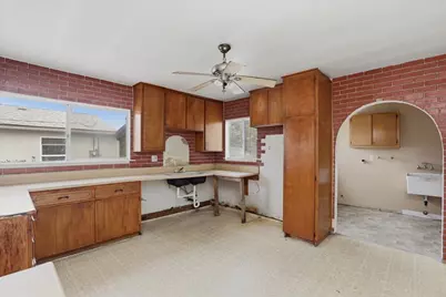 1079 Magnolia Avenue W, San Bernardino, CA 92411 - Photo 13