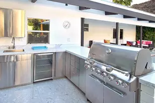 769 W Crescent Dr, Palm Springs, CA 92262 - Photo 7
