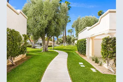 654 Vista Lago Circle N, Palm Desert, CA 92211 - Photo 9